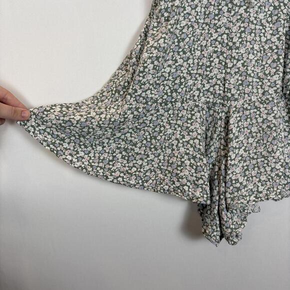 Aeropostale Boho Flippy Ruffle Romper in Green Floral Size: S - Picture 5 of 7